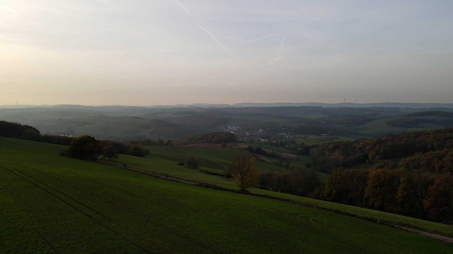 Landschaftsbild von Verbandsgebiet bei Sonnenaufgang