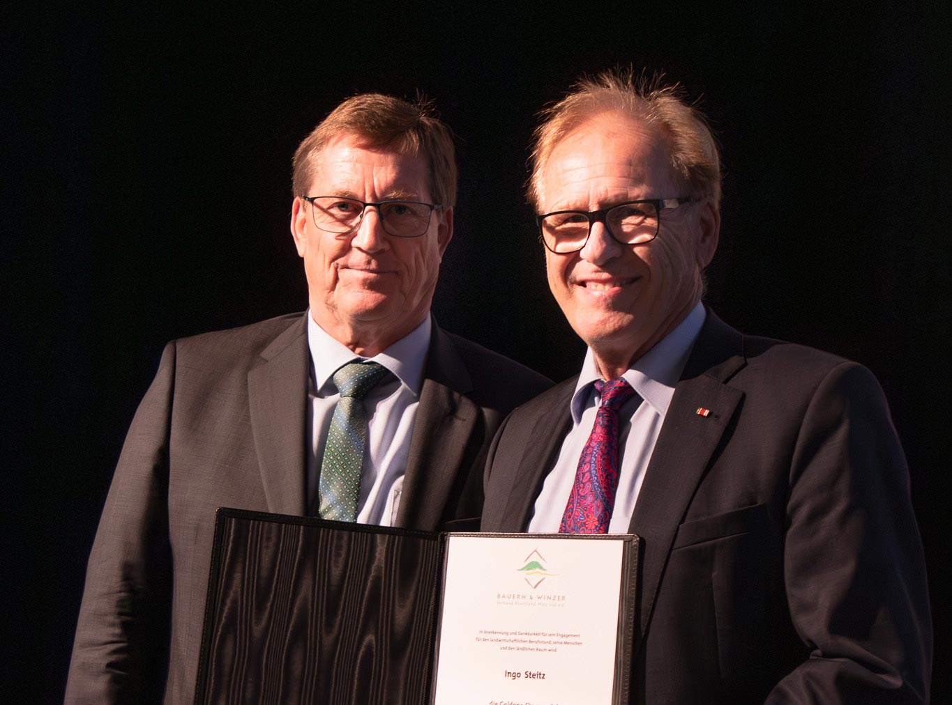 Erfolgreicher Macher für den Weinbau und Rheinhessen Höchste Auszeichnung des Bauern- und Winzerverbandes für Ökonomierat Ingo Steitz